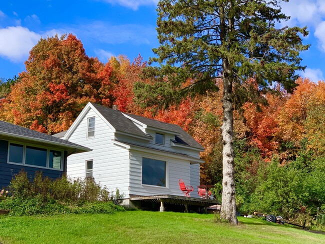 Primary Photo - Experience life on Duluth's legendary Skyl...