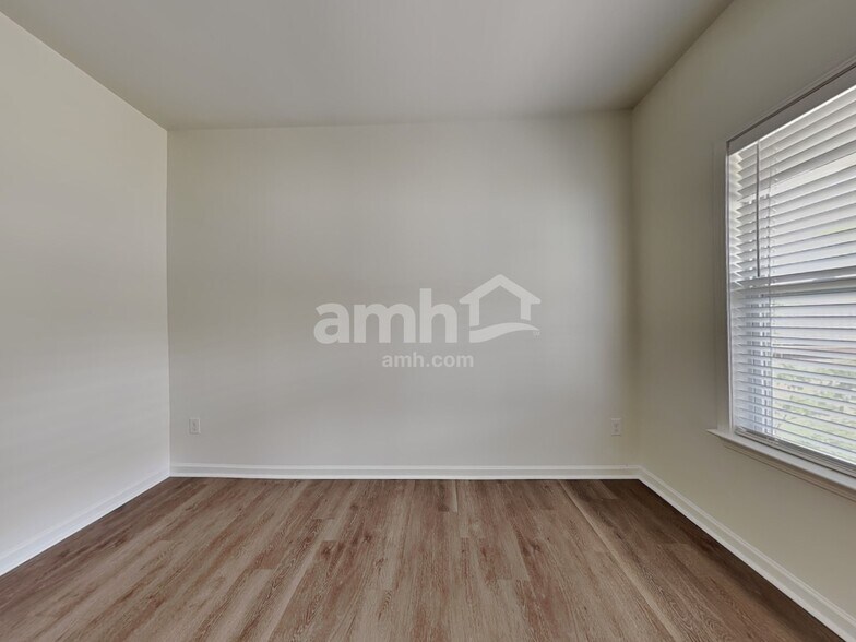 Building Photo - 9611 Cayenne Dr