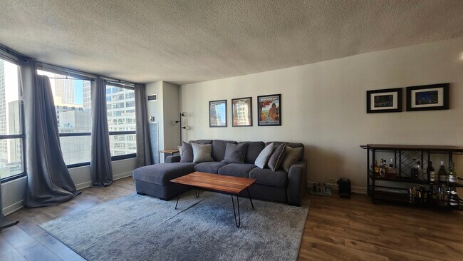 Building Photo - 405 N Wabash Ave