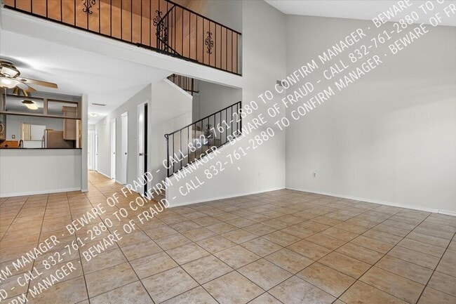 Building Photo - 2031 Towngate Dr