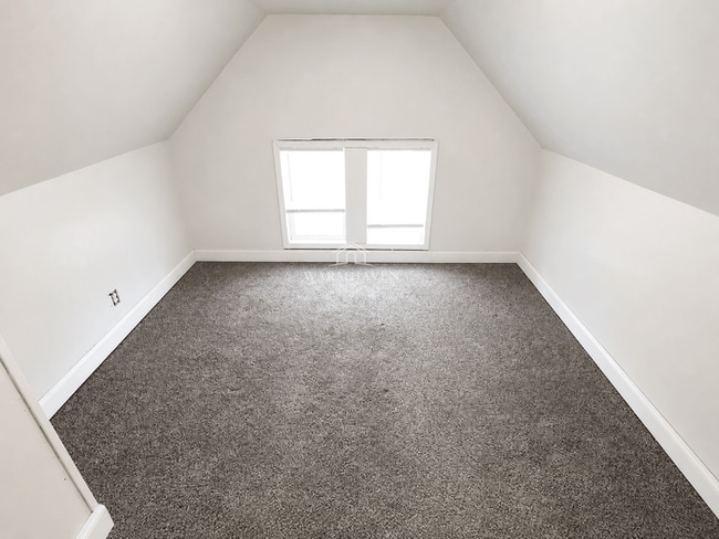 Building Photo - 885 Brown St