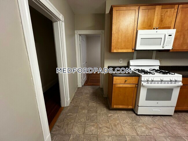 Building Photo - 128 Princeton St