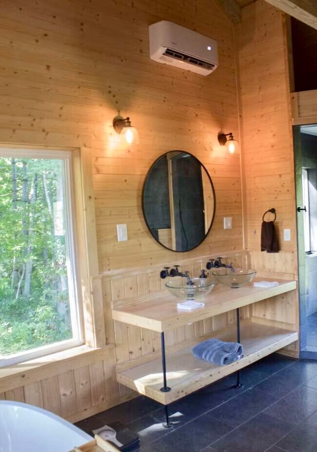 Building Photo - 48 Little Bear Trl