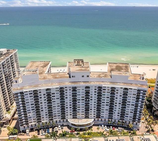Building Photo - 6039 Collins Ave