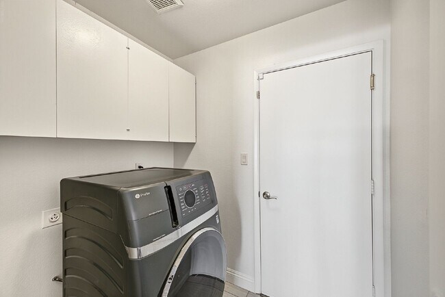 Building Photo - 13015 N 49th Pl