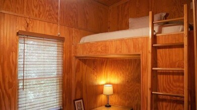 Building Photo - Fully Furnished 2 Bedroom Cottage in North...