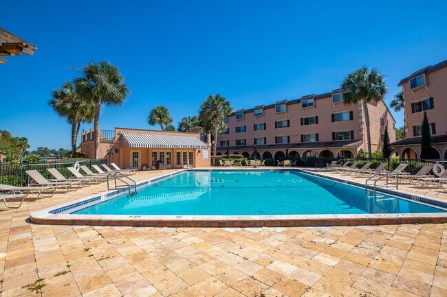 Building Photo - Adorable condo, waterfront view