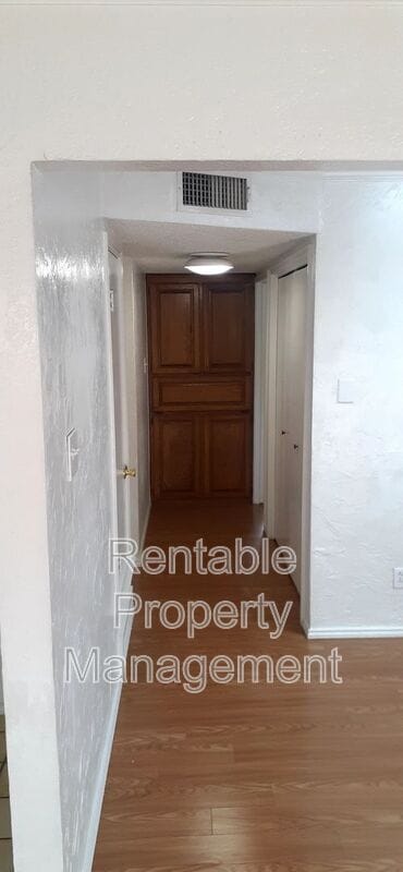 Building Photo - 108 Stagecoach Trail