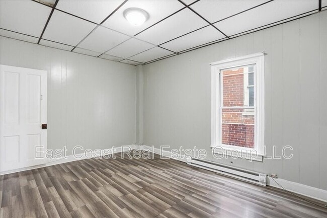 Building Photo - 834 W Washington St