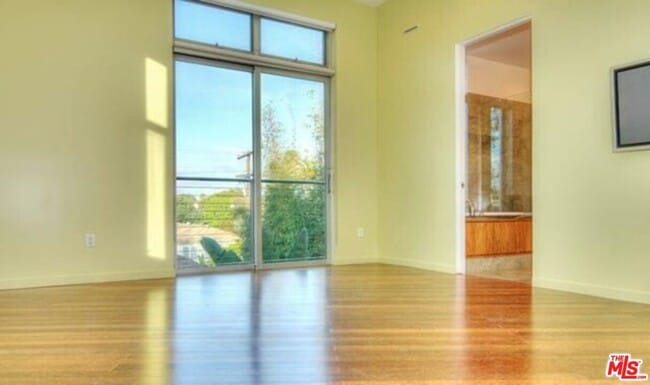 Building Photo - 2452 Penmar Ave