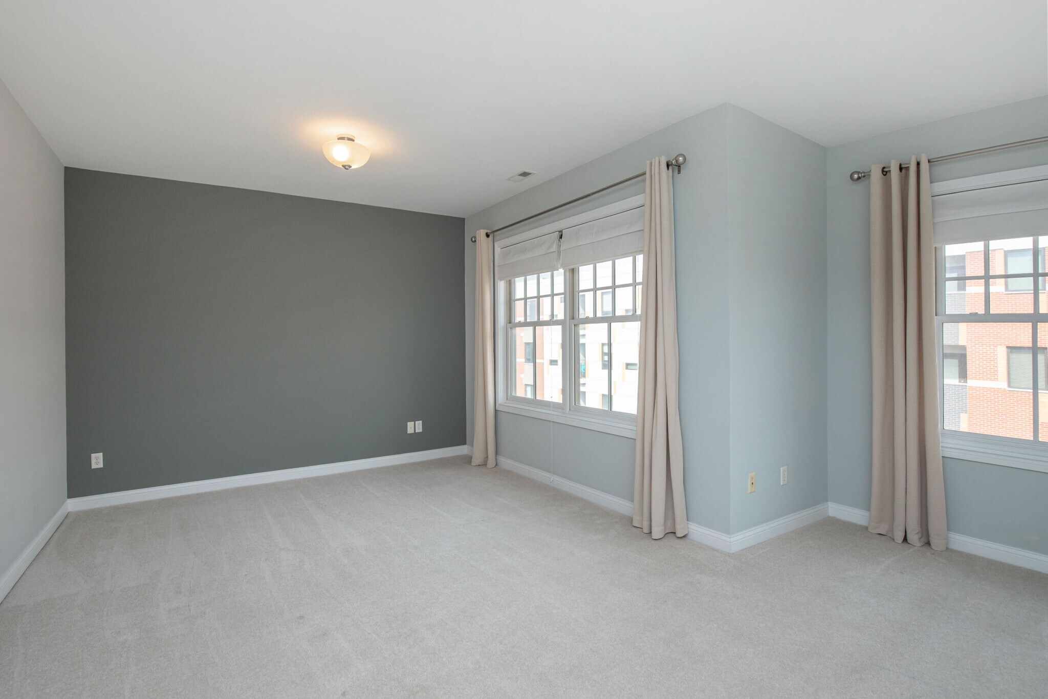 Building Photo - 517 N Park Ave