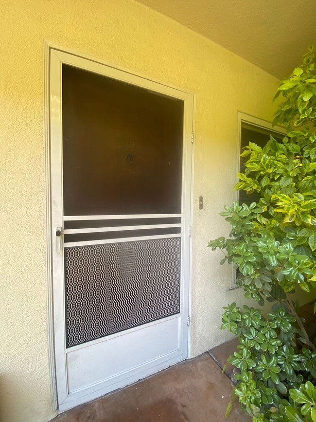 Building Photo - East Village Condo *Manager's Special - $1...