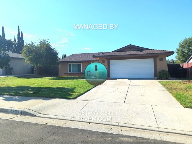 Building Photo - Beautiful home with no neighbors behind you!
