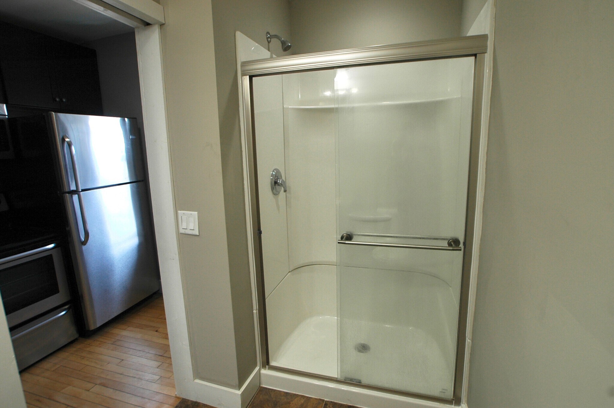 shower stall - 108 King St