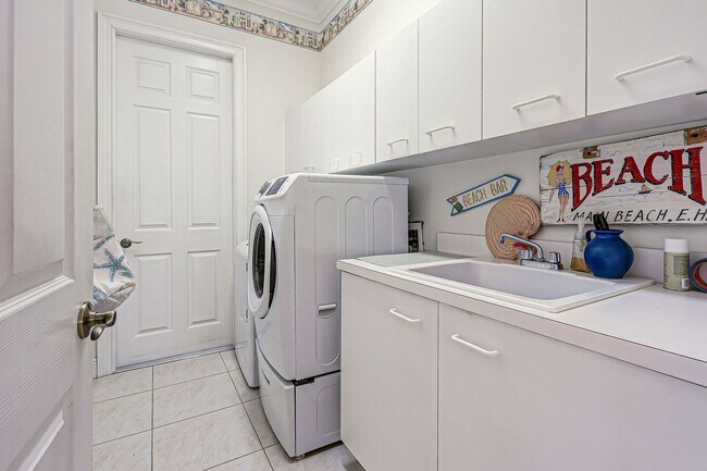 Building Photo - 3br/2ba Pool Home in Venetia