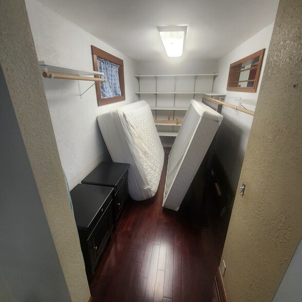 walk-in closet - 807 Starkweather Ave