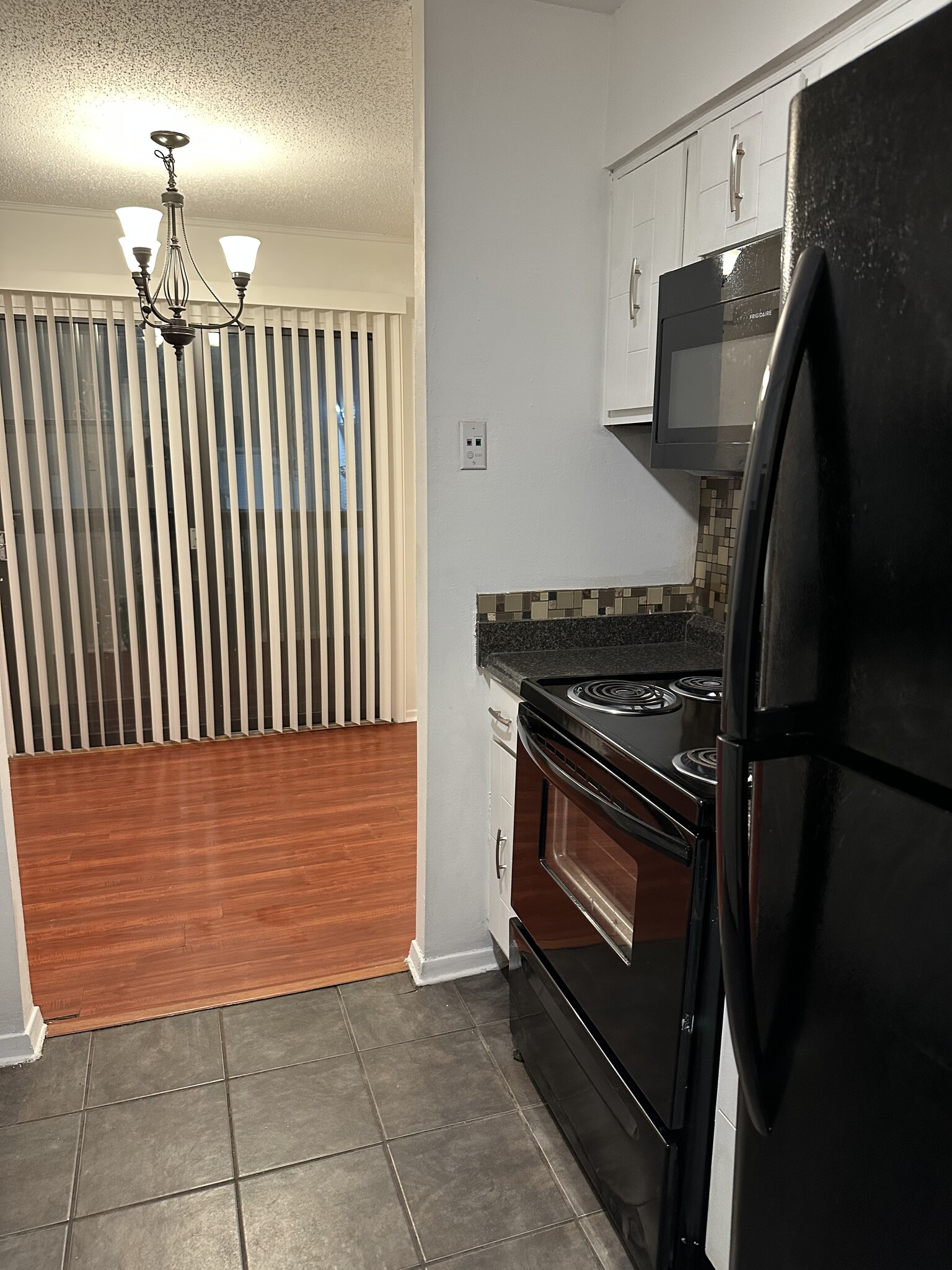 Building Photo - 5653 Encino Cv