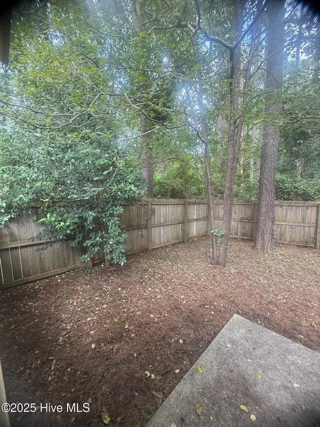 Building Photo - 137 Twinwood Dr