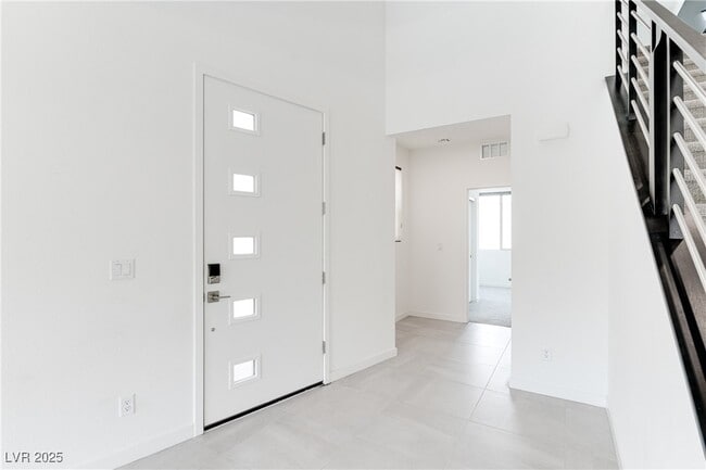 Building Photo - 6333 Redstone Hls Dr