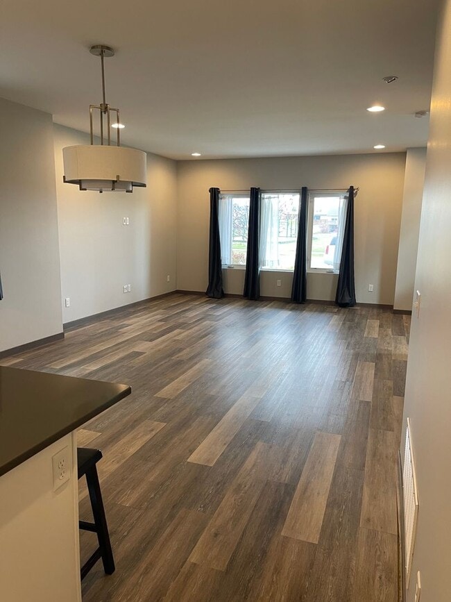 Building Photo - 1078 Oak Park Dr