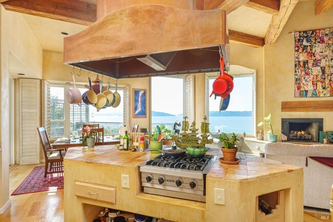 Building Photo - 245 Water St