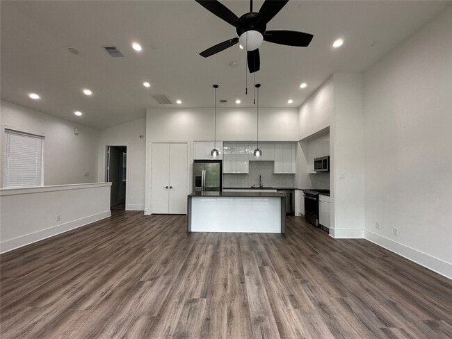 Building Photo - 6642 Del Rio St