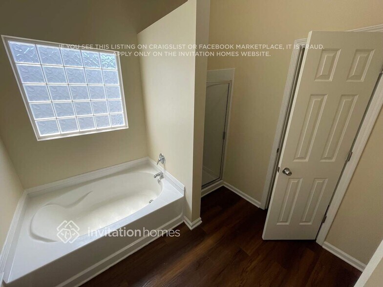 Building Photo - 7007 Hidden Creek Dr