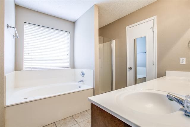 Building Photo - 14 Enchanted Ct