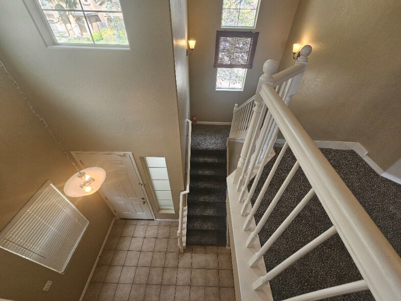 Building Photo - 6653 E Braly Ave