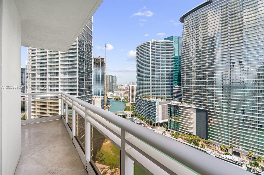 Building Photo - 901 Brickell Key Blvd