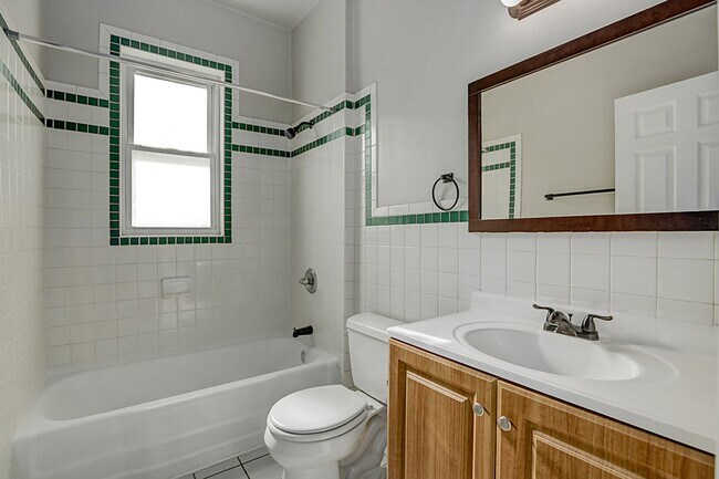 Building Photo - 3036 Urwiler Ave
