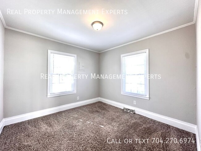 Building Photo - 3115 Amay James Ave