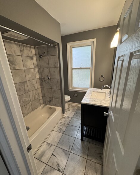 Building Photo - 1635 Methyl St