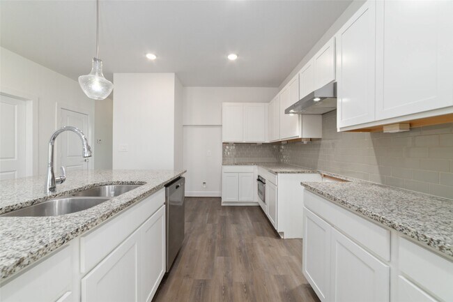 Building Photo - 919 Golden Willow Ln