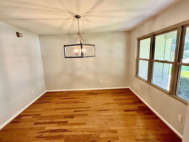 Building Photo - Newly Painted 4BR/2BA house in Pembroke Me...