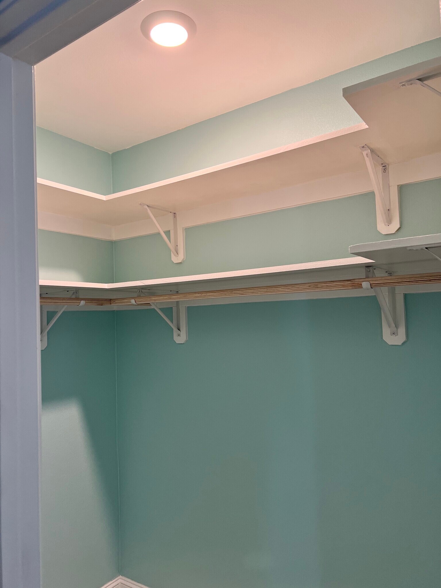 Building Photo - 5746 Robinhood Dr