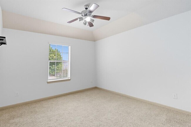Building Photo - 2409 Pauma Valley Way