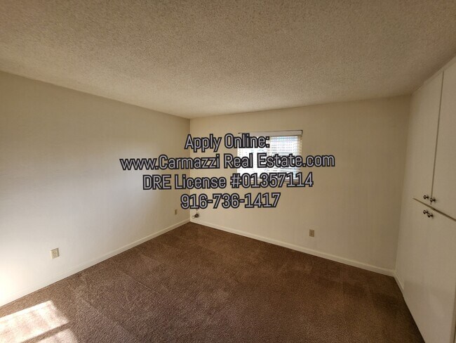 Building Photo - 6046 Vía Casitas