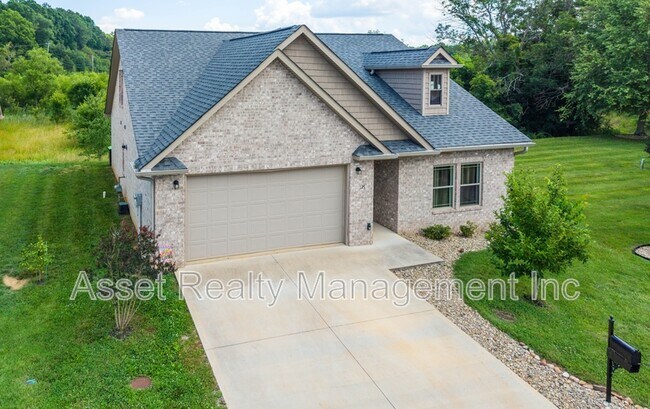 Building Photo - 127 Van Gilder Way