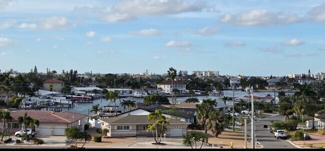 Building Photo - Stunning Furnished Waterfront Condo – 2 Beds / 2 Baths with Gulf-to-Bay Views!