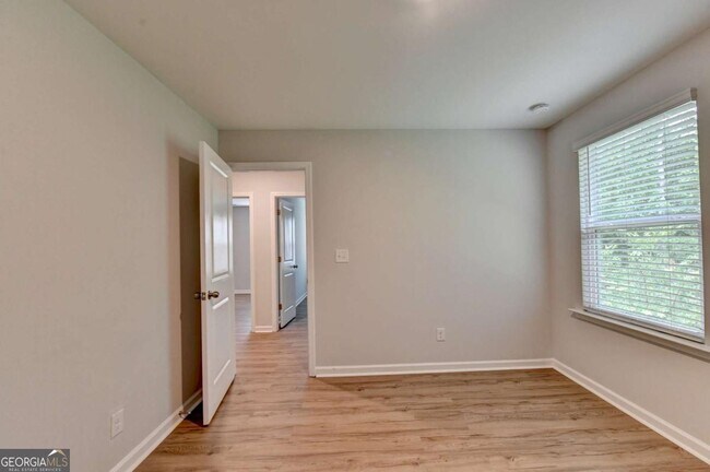 Building Photo - 175 Grey Falcon Ave