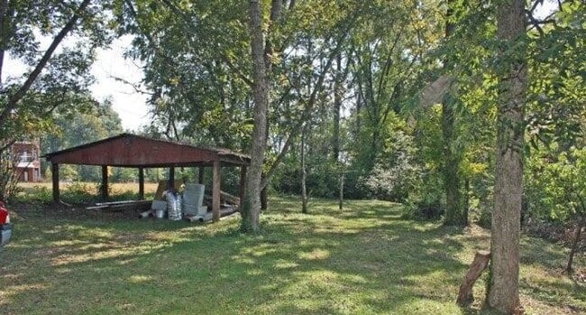 Building Photo - 1 Bedroom/1 Bathroom Unit off Macon Highway