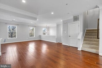 Building Photo - 174 Chevy Chase St