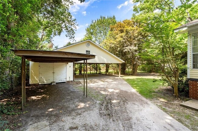 Building Photo - 321 Thornhill Cir