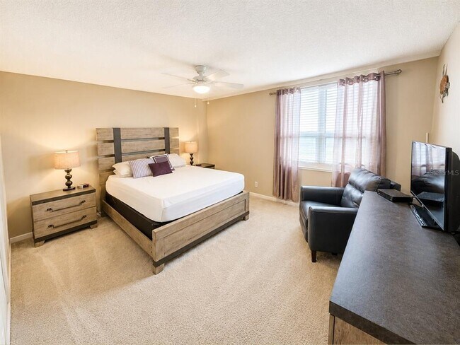 Building Photo - 2616 Cove Cay Dr