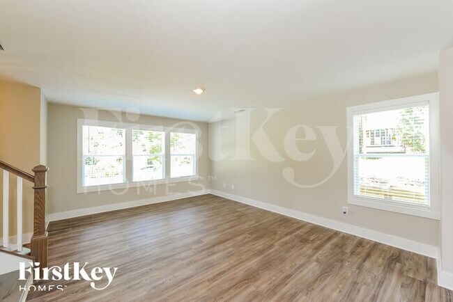 Building Photo - 3725 Corvette St