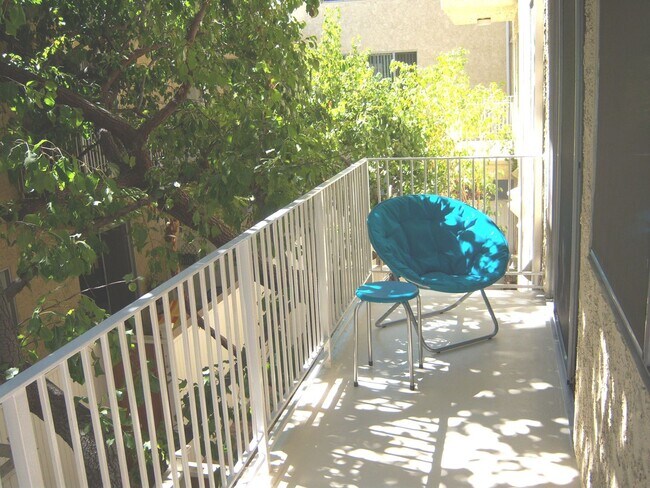 Building Photo - Resort Like Building 1+1