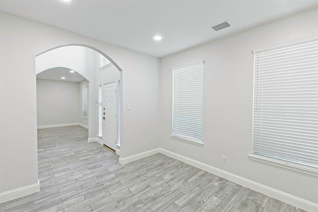 Building Photo - 9900 Presthope Dr