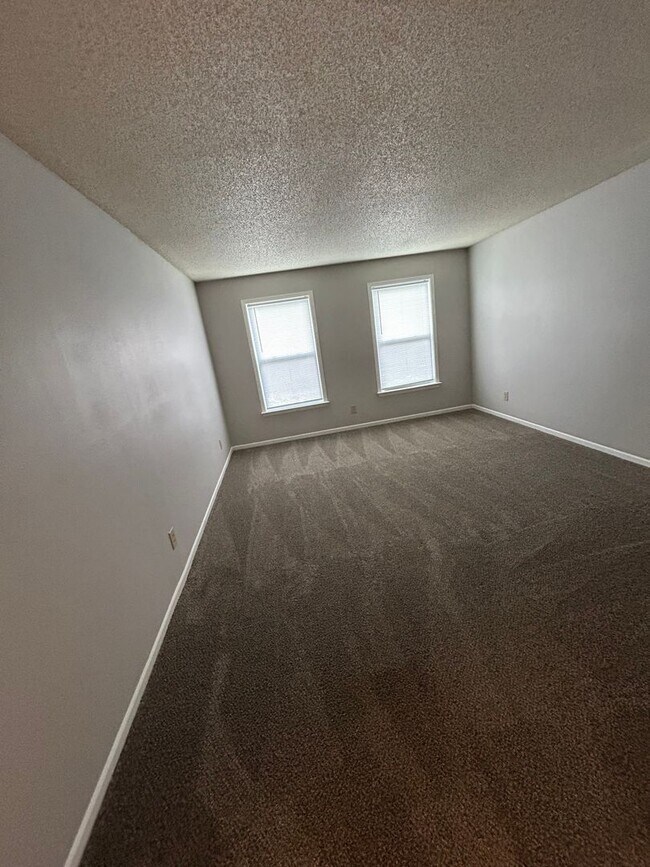 Building Photo - Franklin IN - 3 BR home