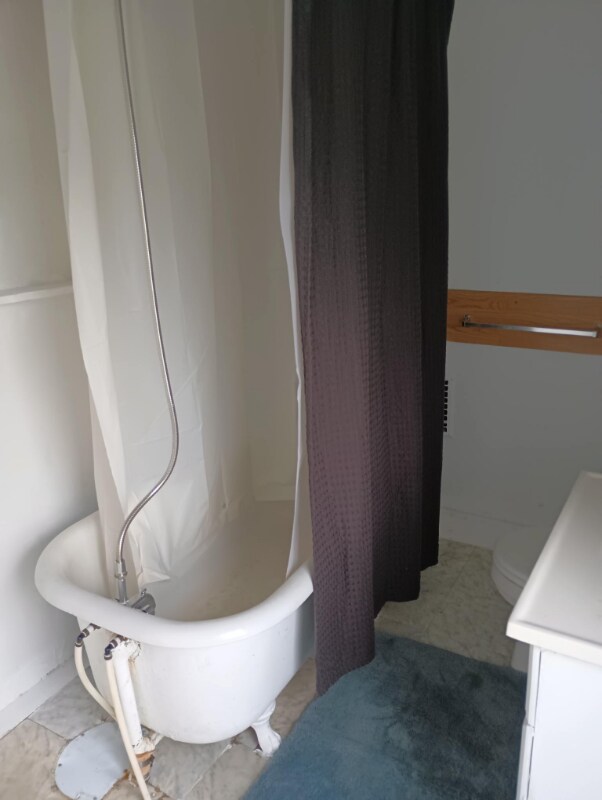 Building Photo - 2106 S 5th Ave